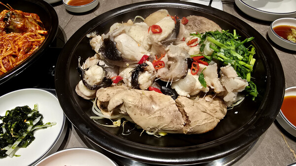 생물 아귀만 사용하는 아귀수육,아귀찜전문점 ‘별주부해물찜&탕’